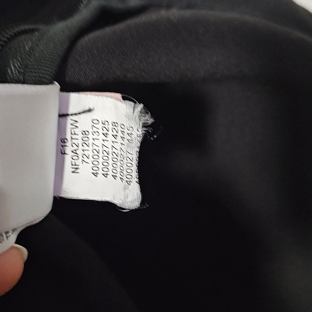 The North Face Women’s thermal 3-D pull over Size Small - Picture 7 of 12